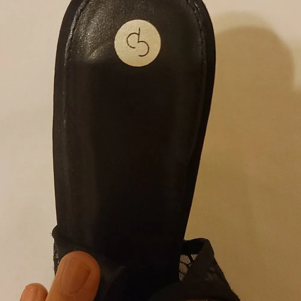 CP honeycomb lace heels size 10‎